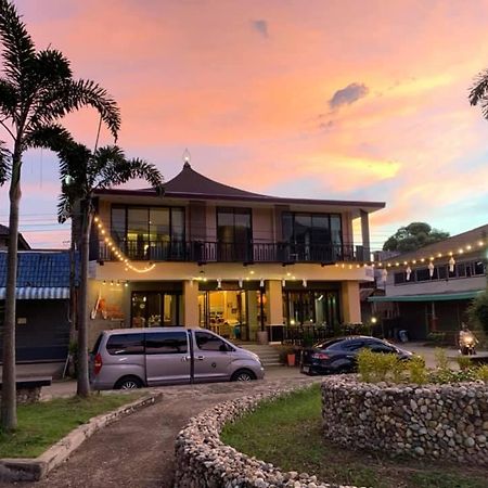 Saranya River House สรัญญาริเวอร์เฮาส์ Mae Ai Екстериор снимка